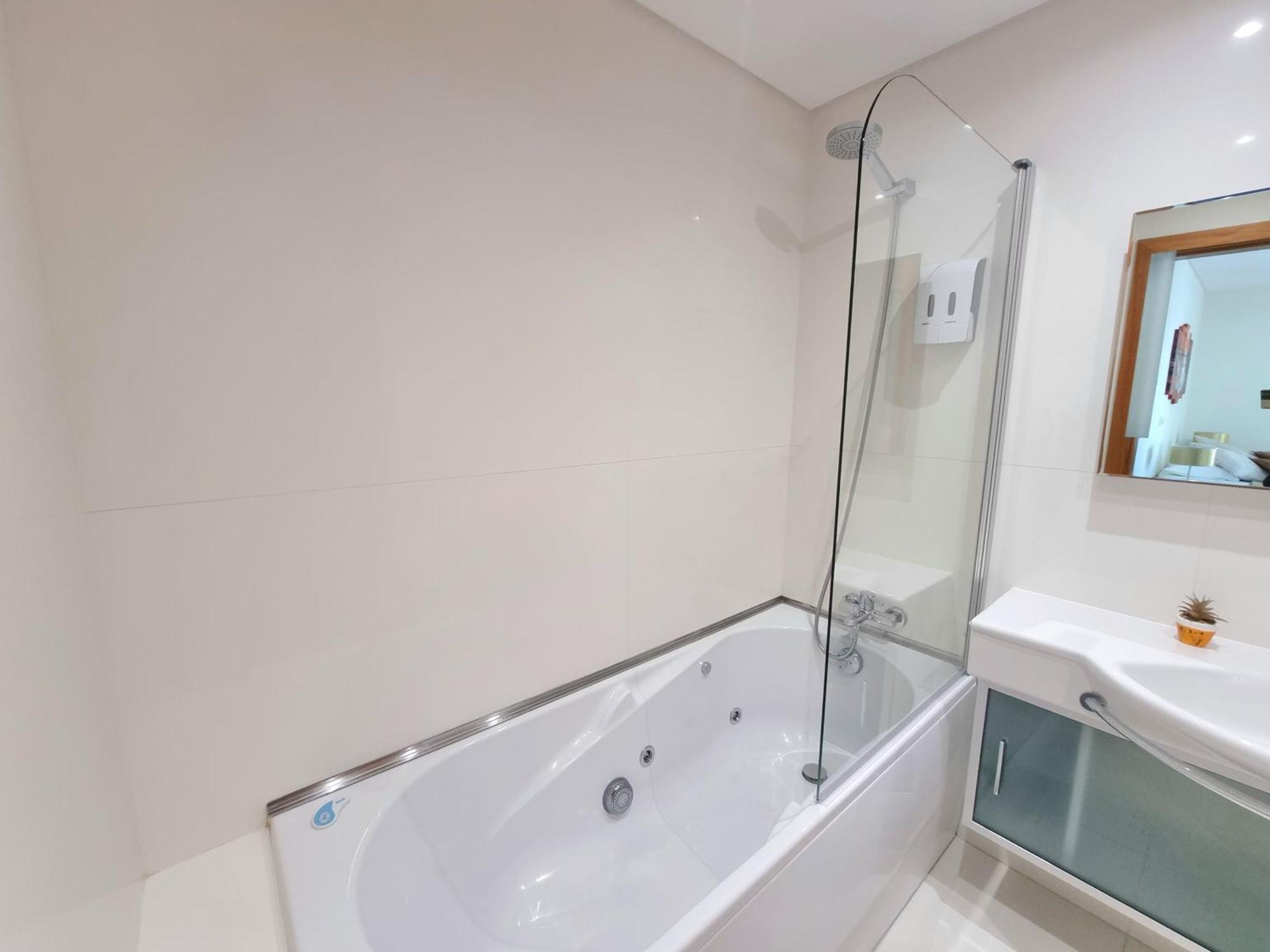 Apartamento Panoramic Sunrise And Sunset Views, 5 Min From Funchal, Perfect Getaway For Travelers Exterior foto